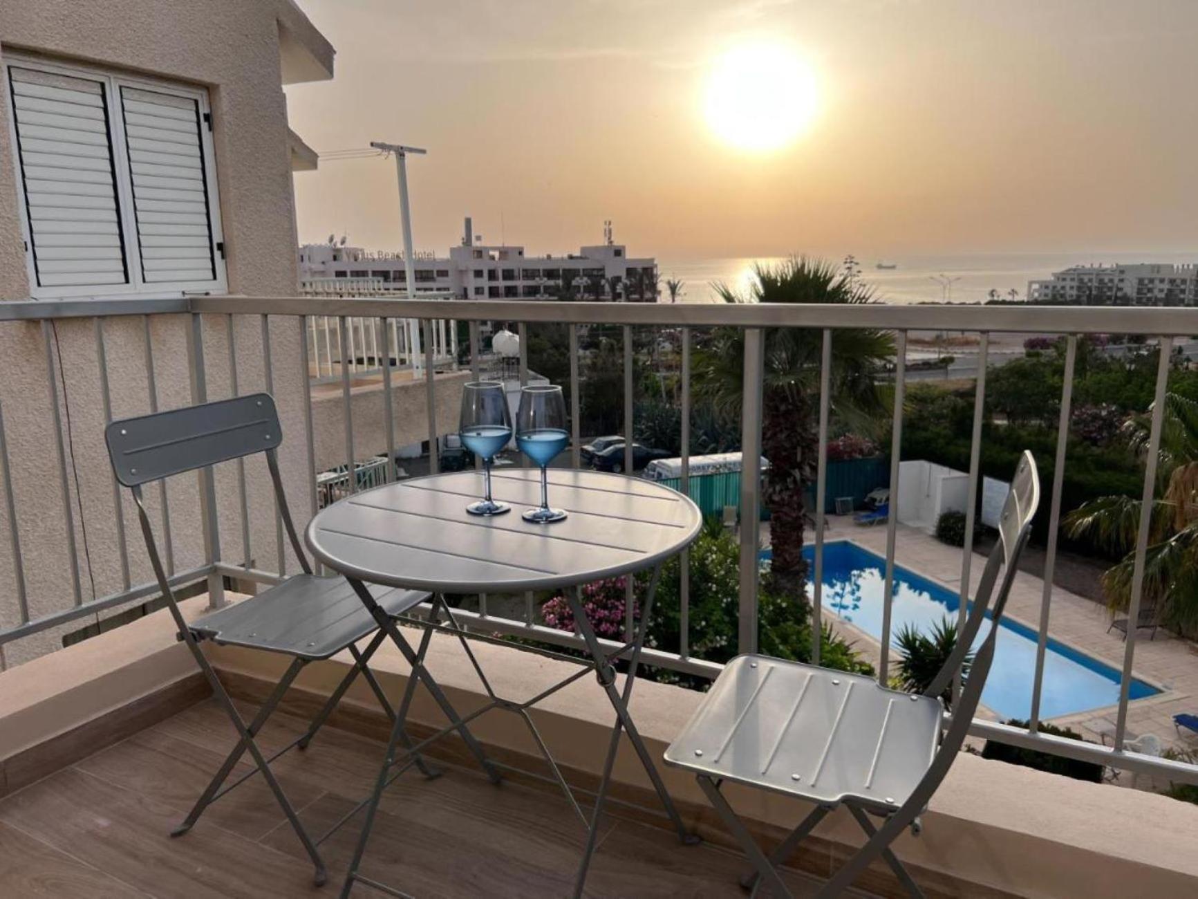 H&O Diamond Complex Sea View Apartment Pafos Exterior foto